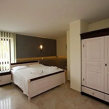 Da Gianni Gmbh Hotel *