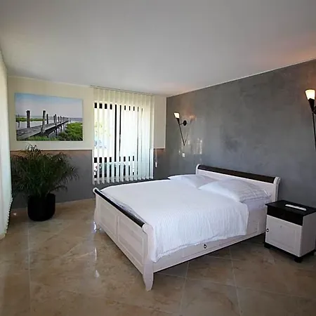 Da Gianni Gmbh Hotel *